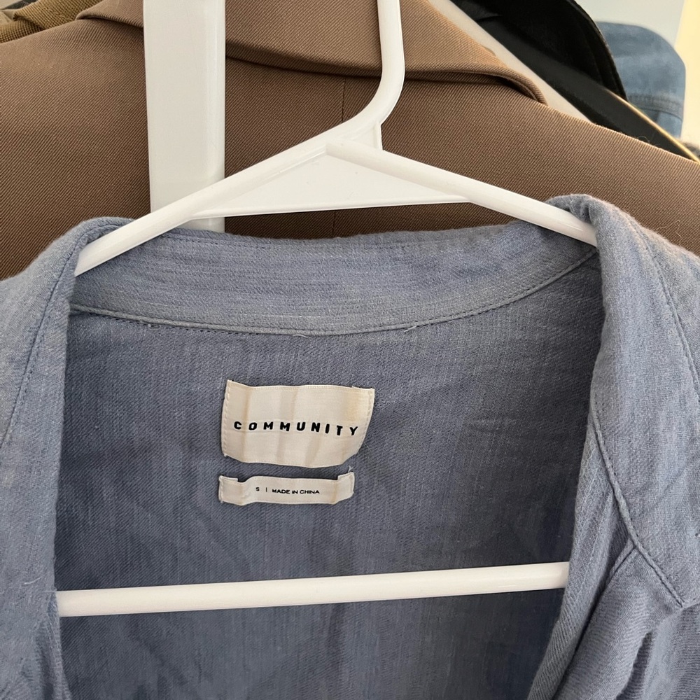 Community button up - Picture 6 of 6